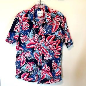 American Eagle Outfitters Men’s Tropical Floral Hawaiian Shirt / Size M / Cotton